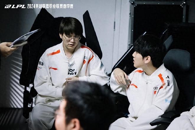 强调控球的 强调控球的