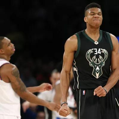 更向我们展 更向我们展