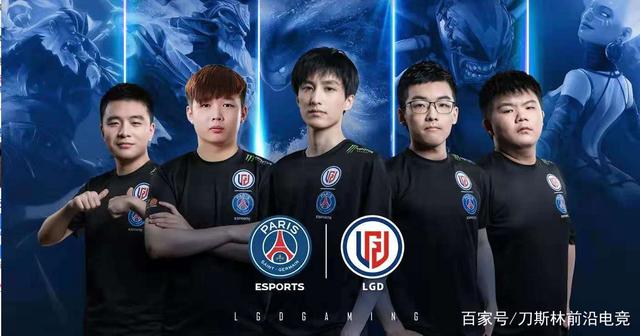 居40名左 居40名左