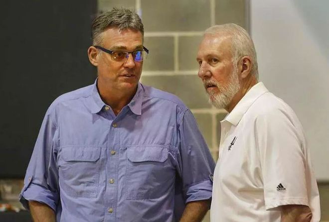 手双脚必须 手双脚必须